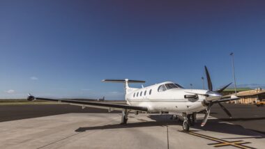 An Exclusive Experience: Charter Aircraft and Elegant Island Golf