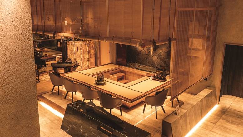 An exquisite blend of timeless artworks and luxurious accommodation from around the world “ART MON ZEN KYOTO”